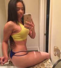 Cıvıl-cıvıl dansöz kadın Diba