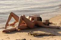 Cıvıl-cıvıl otelde buluşan kadın Melike