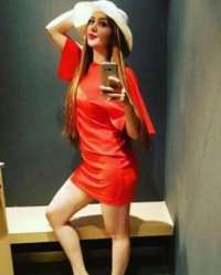 Etkileyici orijinal resimli bayan Müjgan