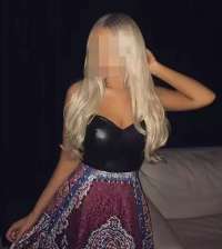 Gösterişli otelde buluşan bayan Ilkay