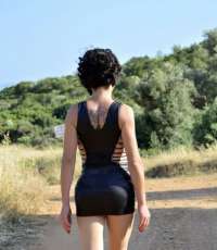 Neşeli öpüşmeyi seven Kezban