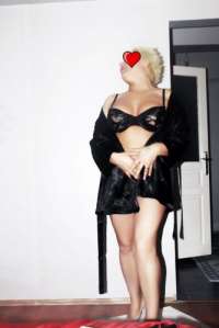 Seksapel eve gelen escort Latife
